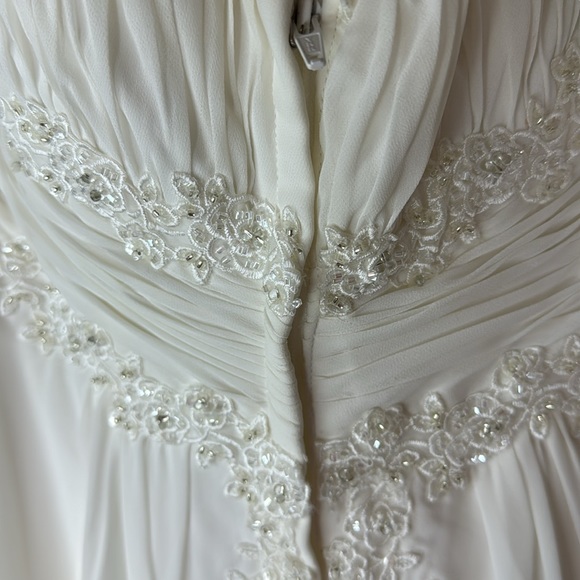 David’s Bridal Collection Chiffon A-Line Wedding Dress with Beads Style 9V9743 - Picture 10 of 11